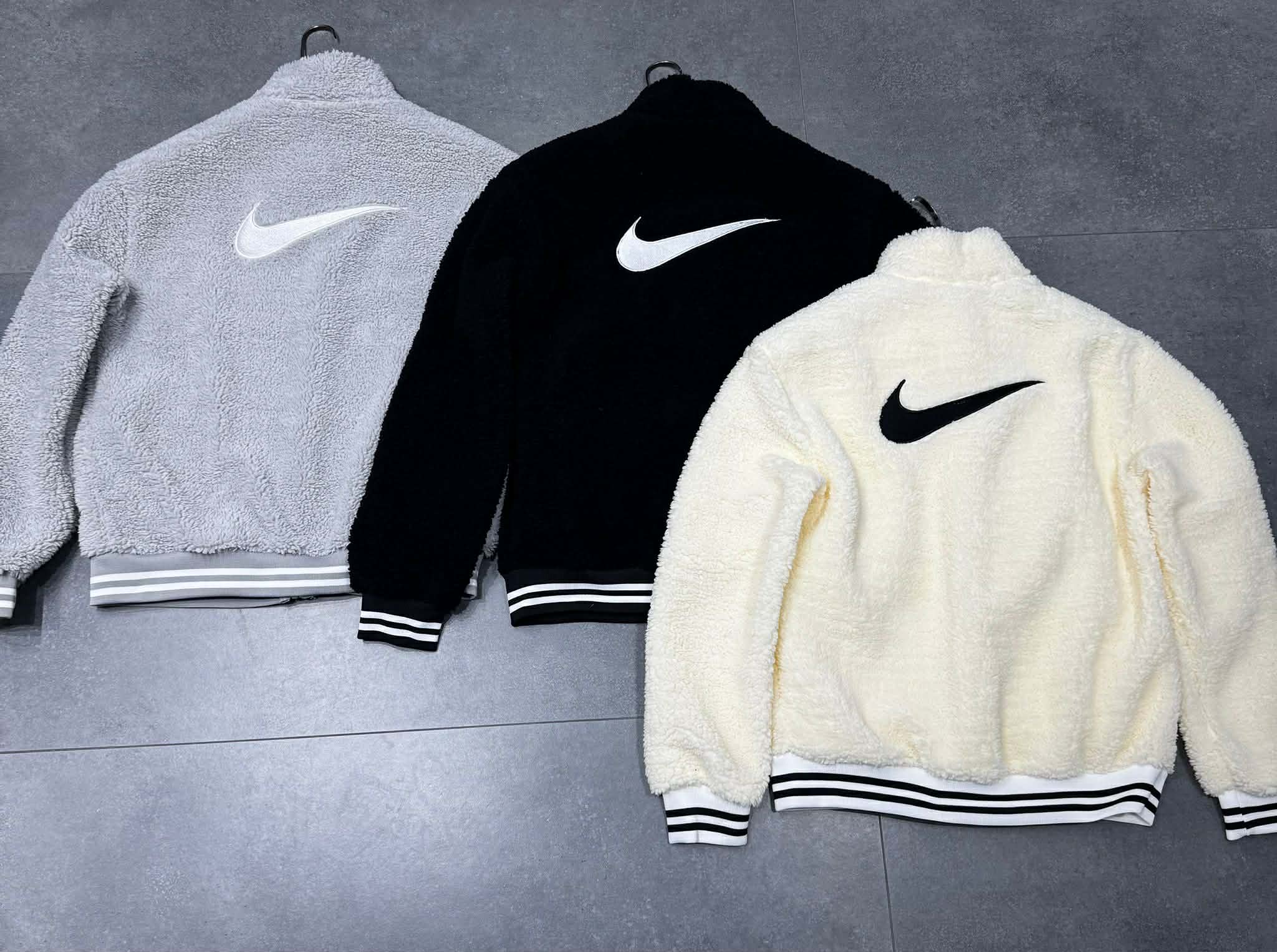 Veste Nike Aloucha Noir et Blanc et gris