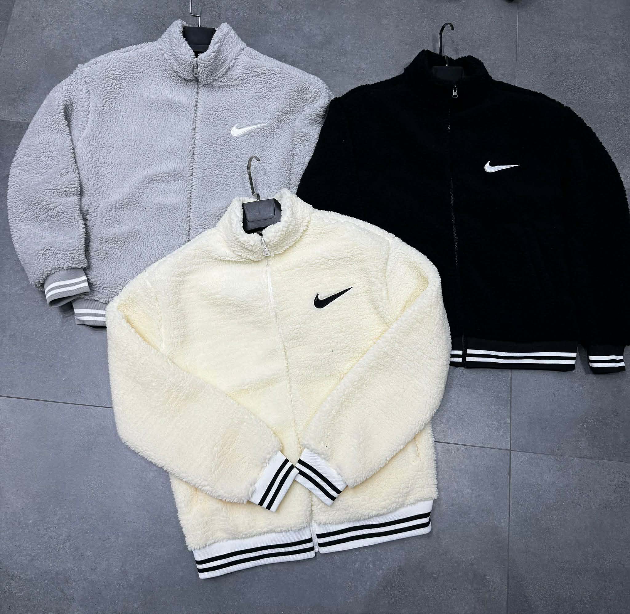Veste Nike Aloucha Noir et Blanc et gris